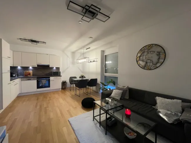 Gepflegte 65m² Wohnung mit Pellets-Zentralheizung, Energieausweis Klasse A, Loggia, Tiefgaragenstellplatz - Bild