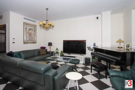 Rovinj, schöne Villa im Zentrum von Rovinj, Meerblick NKP 400 m2