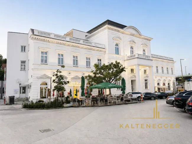 Blick auf Haus vom Nussdorfer Platz her