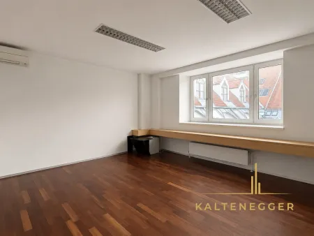 Nussdorfer Platz: Moderne Bürofläche mit 96,7 m² und hochwertiger Ausstattung in repräsentativem Altbau