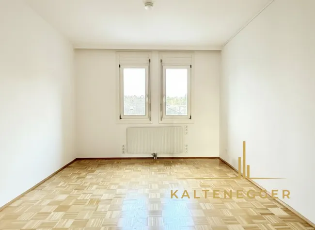 Einziges Zimmer der Wohnung zur Straße hin 16,57 m²