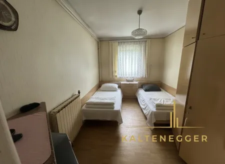 Sanierungsbedürftiges Häuschen mit Charme