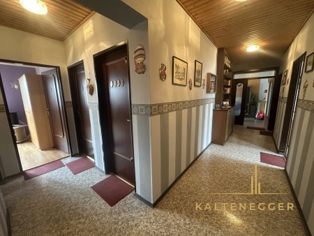 RESERVIERT - Großzügiges Haus in Ruhelage mit Grünblick