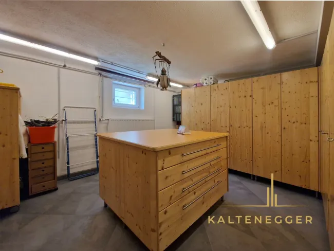 Keller