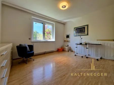 EG: Schlafzimmer ca. 17,76 m²