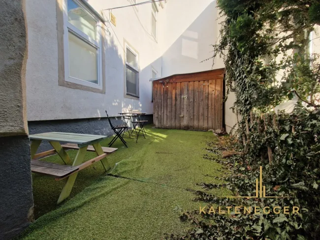zur Wohnung dazu gehörender Garten im Hof ca. 30 m²
