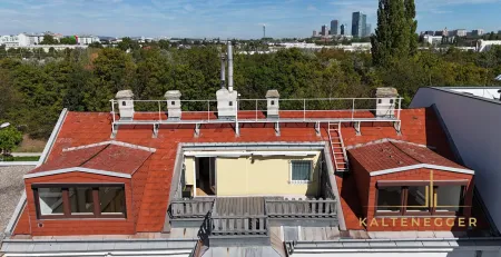 Wohnzimmer links, Dachterrasse, 1 Zimmer rechts