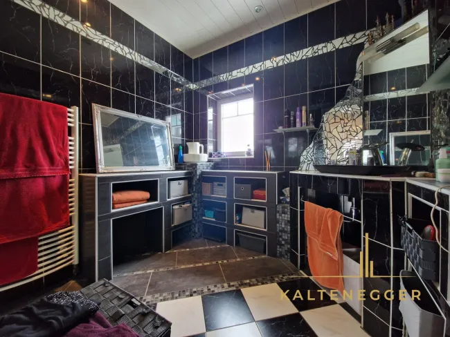 Wohneinheit 2: Badezimmer ca. 7,15 m²