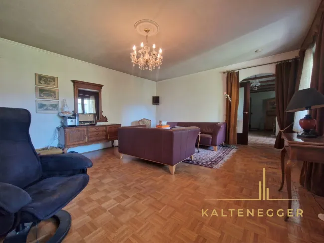 EG: Wohnzimmer ca. 24,98 m²