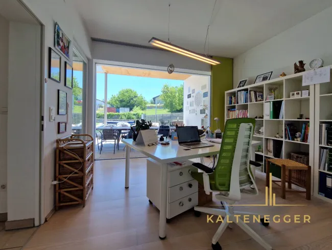 EG: Büro ca. 16,89 m²