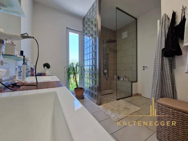 EG: Badezimmer ca. 10,36 m²