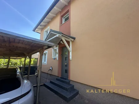 Traumhaftes Reiheneckhaus mit Carport, Terrasse und Balkon