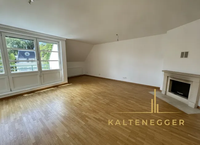 Repräsentative Dachgeschosswohnung in Grinzing - Titelbild