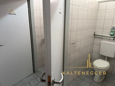 Lagerhalle mit WC´s, Dusche und Küche