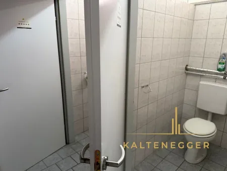 Lagerhalle mit WC´s, Dusche und Küche