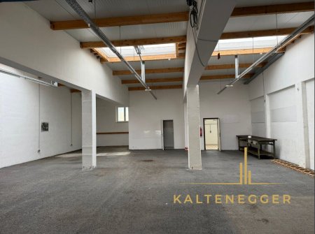 Lagerhalle mit WC´s, Dusche und Küche
