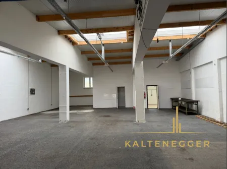 Lagerhalle mit WC´s, Dusche und Küche