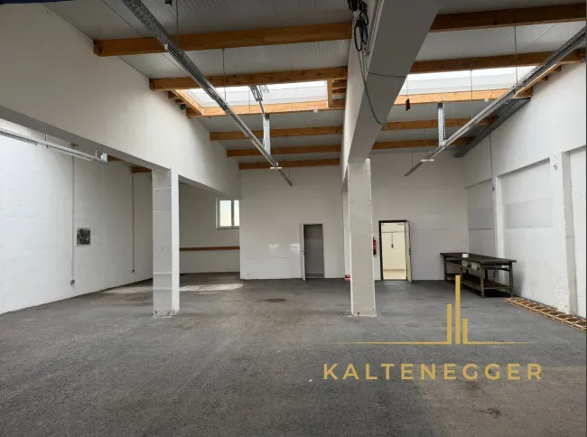 Lagerhalle mit WC´s, Dusche und Küche - Bild