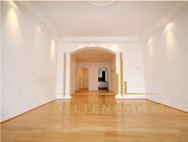 Helle 3-Zimmer-Wohnung mit Lift im Herzen der Innenstadt - Bild
