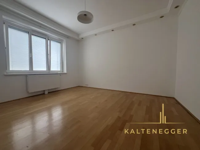 Helle 3-Zimmer-Wohnung mit Lift im Herzen der Innenstadt - Bild