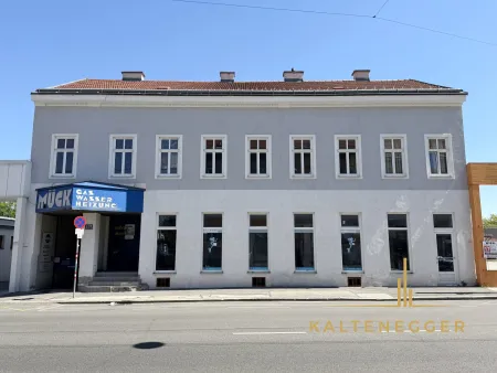Zinshaus mit signifikantem Entwicklungspotenzial und bestandsfreien Flächen
