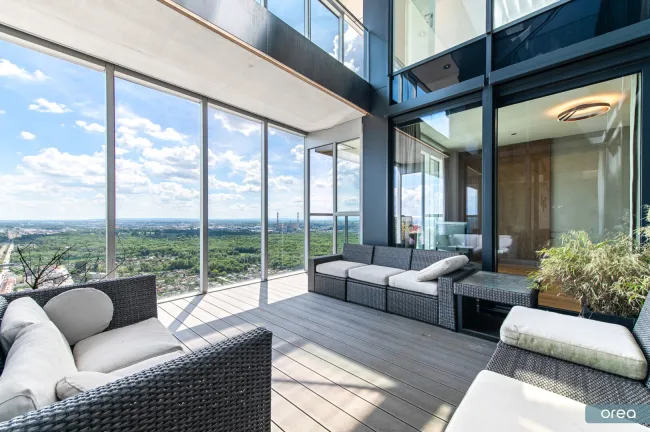 orea | Penthouse im Marina Tower – Maisonette mit Dachterrasse über der Donau - Bild