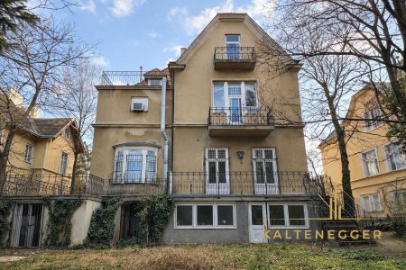 Herrschaftliche Cottage Villa in prominentester Lage mit hohem Entwicklungspotenzial