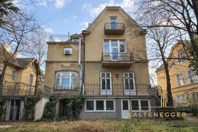 Herrschaftliche Cottage Villa in prominentester Lage mit hohem Entwicklungspotenzial - Bild
