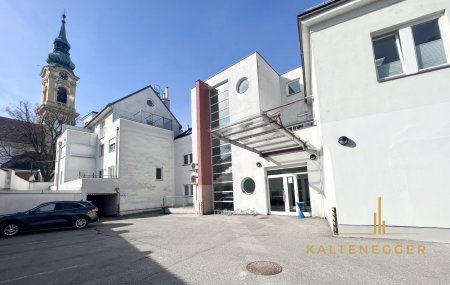Barrierefreie Praxis mit Stellplatz