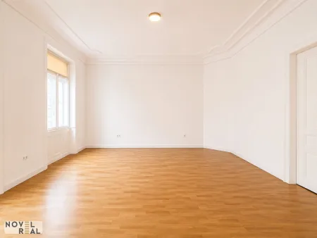 Altbaujuwel im Herzen Wien- Wohnung- Praxis-Büro