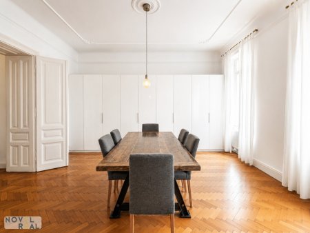 Licht, Eleganz und Altbaucharme in perfekter Harmonie