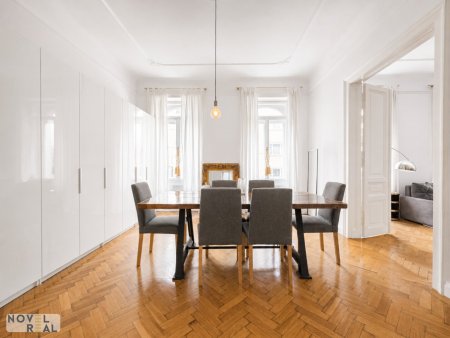 Licht, Eleganz und Altbaucharme in perfekter Harmonie