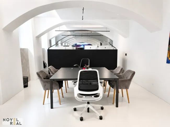 Exklusives Smart Loft Office mit 6,5 m² LED-Wand | Voll ausgestattet | 82,50 m² Designer-Büro - Bild