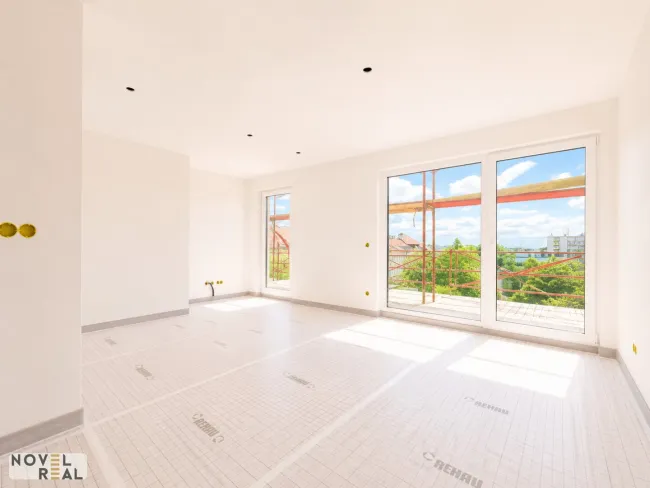 NEU | Exklusive Preisaktion | Großzügige DG-Wohnung mit zwei Balkonen und Parkblick! | Bestlage Schlingermarkt / SCN - Titelbild