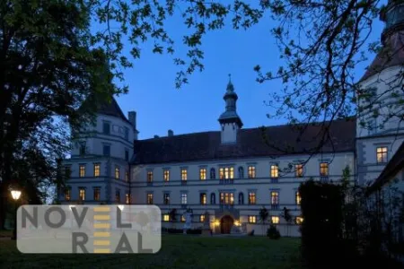 Prächtiges Renaissanceschloss mit traumhaftem Park in malerischer Landschaft - Titelbild