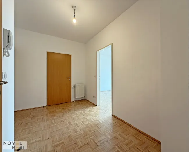 Sonnige 2 Zimmer Dachgeschoss Wohnung mit großzügigem Wohnbereich - Bild