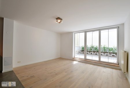 Hervorragend sanierte 2 Zimmerwohnung inklusive 2 Auto & 2 Motorradabstellplätzen