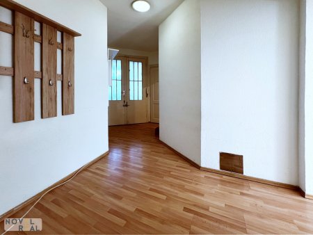 Charaktervoller Altbau im Herzen der Stadt – zeitloses Ambiente verbindet sich mit urbaner Lebensqualität.