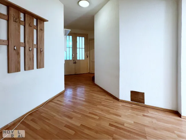 Charaktervoller Altbau im Herzen der Stadt – zeitloses Ambiente verbindet sich mit urbaner Lebensqualität. - Bild
