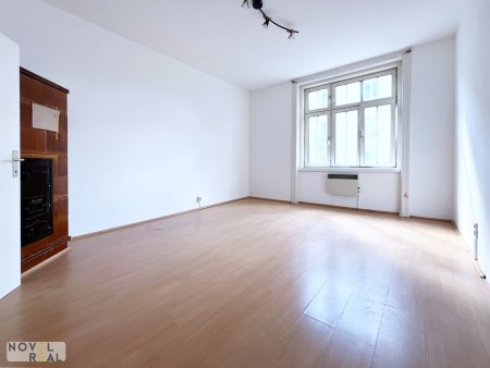 Charaktervoller Altbau im Herzen der Stadt – zeitloses Ambiente verbindet sich mit urbaner Lebensqualität.