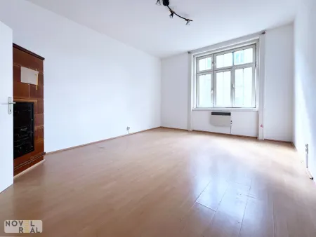 Charaktervoller Altbau im Herzen der Stadt – zeitloses Ambiente verbindet sich mit urbaner Lebensqualität.