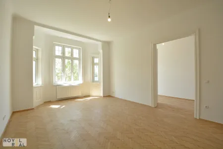 Sanierungsbedürftige, großzügige 4-Zimmer-Wohnung mit Loggia