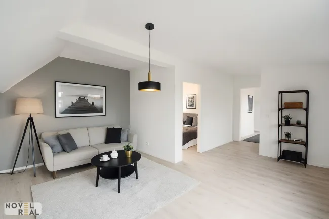 Lichtdurchflutete Dachgeschosswohnung mit großer Terrasse zum Verlieben - Bild