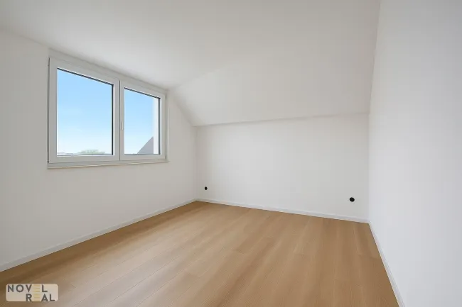 Exklusive Dachgeschoss-Wohnung mit großzügiger Terrasse - Bild