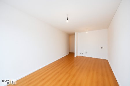 Dachgeschosswohnung mit Blick ins Grüne – ruhig und hell