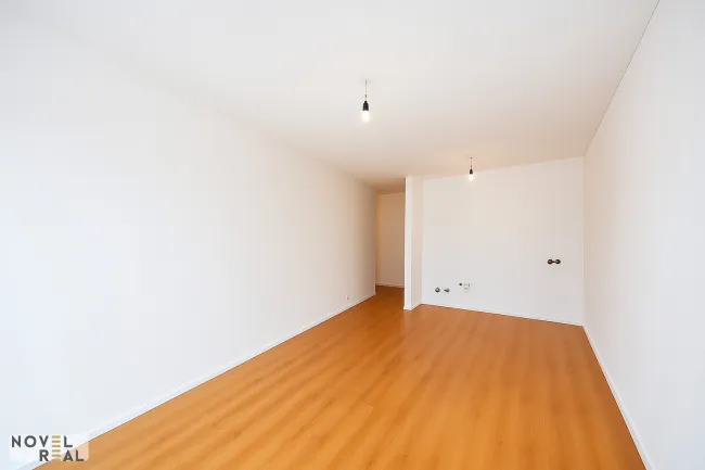 Dachgeschosswohnung mit Blick ins Grüne – ruhig und hell - Bild