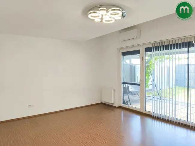 Wohnzimmer und Terrasse