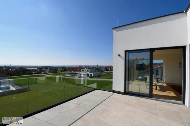 MODERNE VILLA MIT TRAUMHAFTEN FERNBLICK IN NEUSIEDL AM SEE - EINE PREISWERTE ALTERNATIVE ZU BADEN - Titelbild