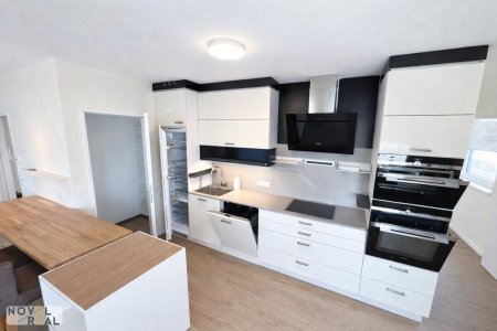 Moderne 2-Zimmer-Wohnung mit Loggia im Sky Tower am Hauptbahnhof
