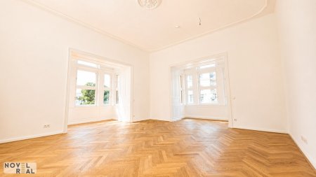Exklusive Altbauwohnung mit drei Schlafzimmern und repräsentativem Wohnbereich im 1. Bezirk